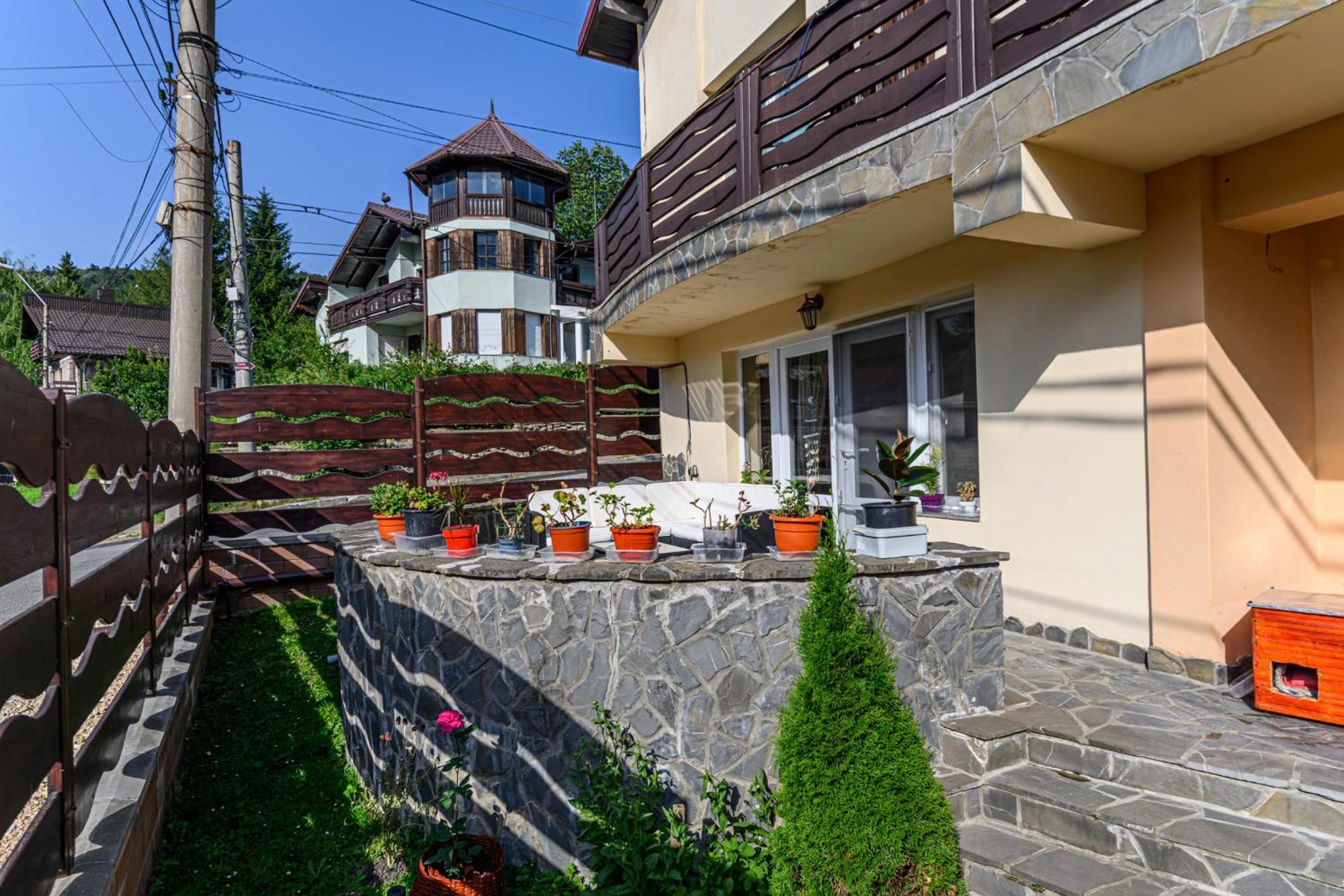 Casa Ramino Hotel บุชเตนี ภายนอก รูปภาพ