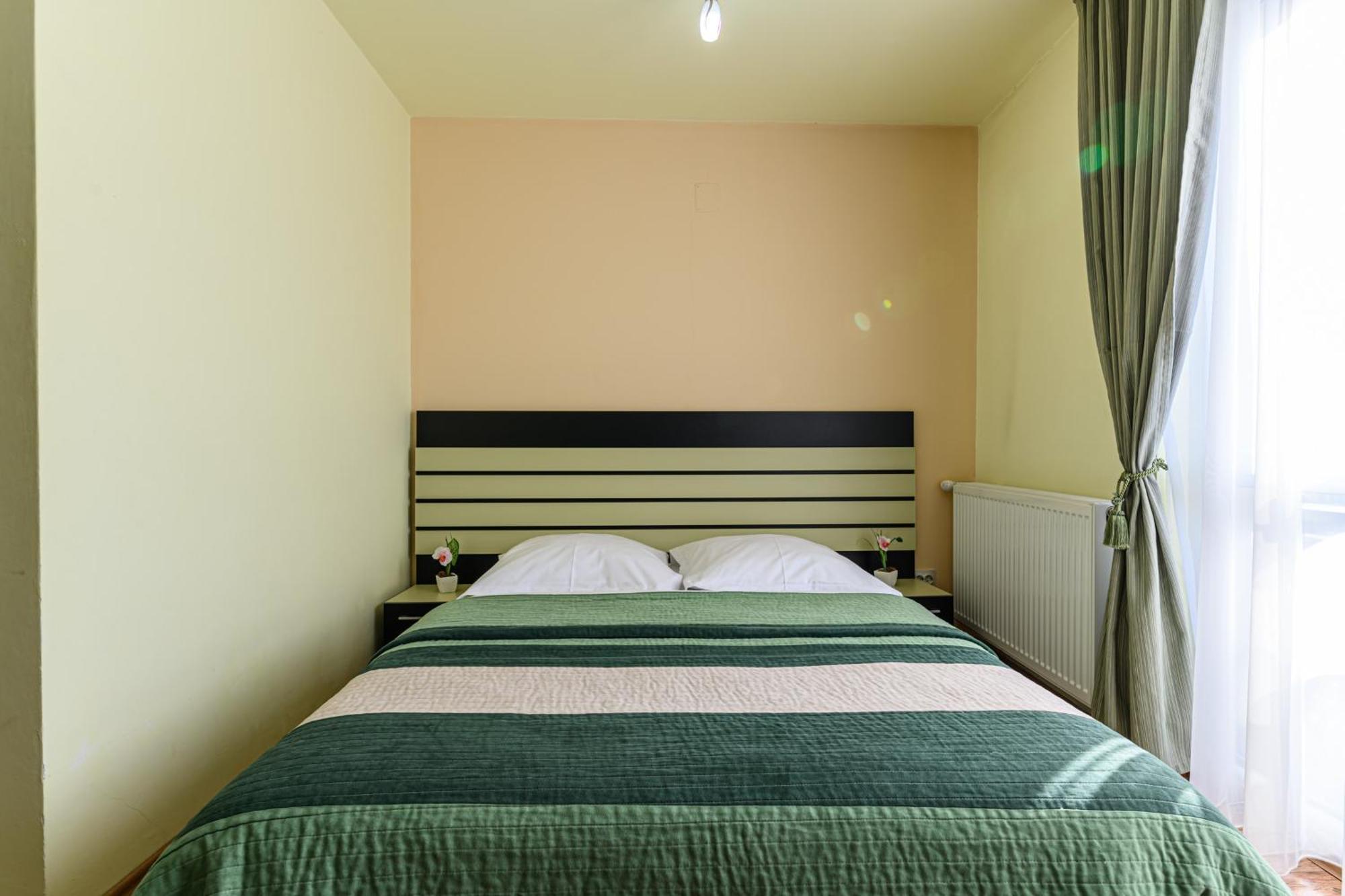 Casa Ramino Hotel บุชเตนี ภายนอก รูปภาพ