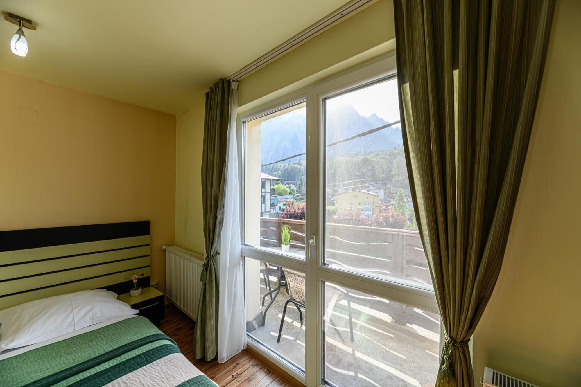 Casa Ramino Hotel บุชเตนี ภายนอก รูปภาพ