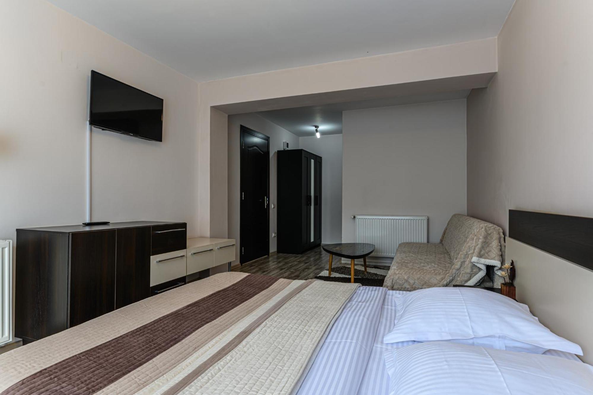 Casa Ramino Hotel บุชเตนี ภายนอก รูปภาพ