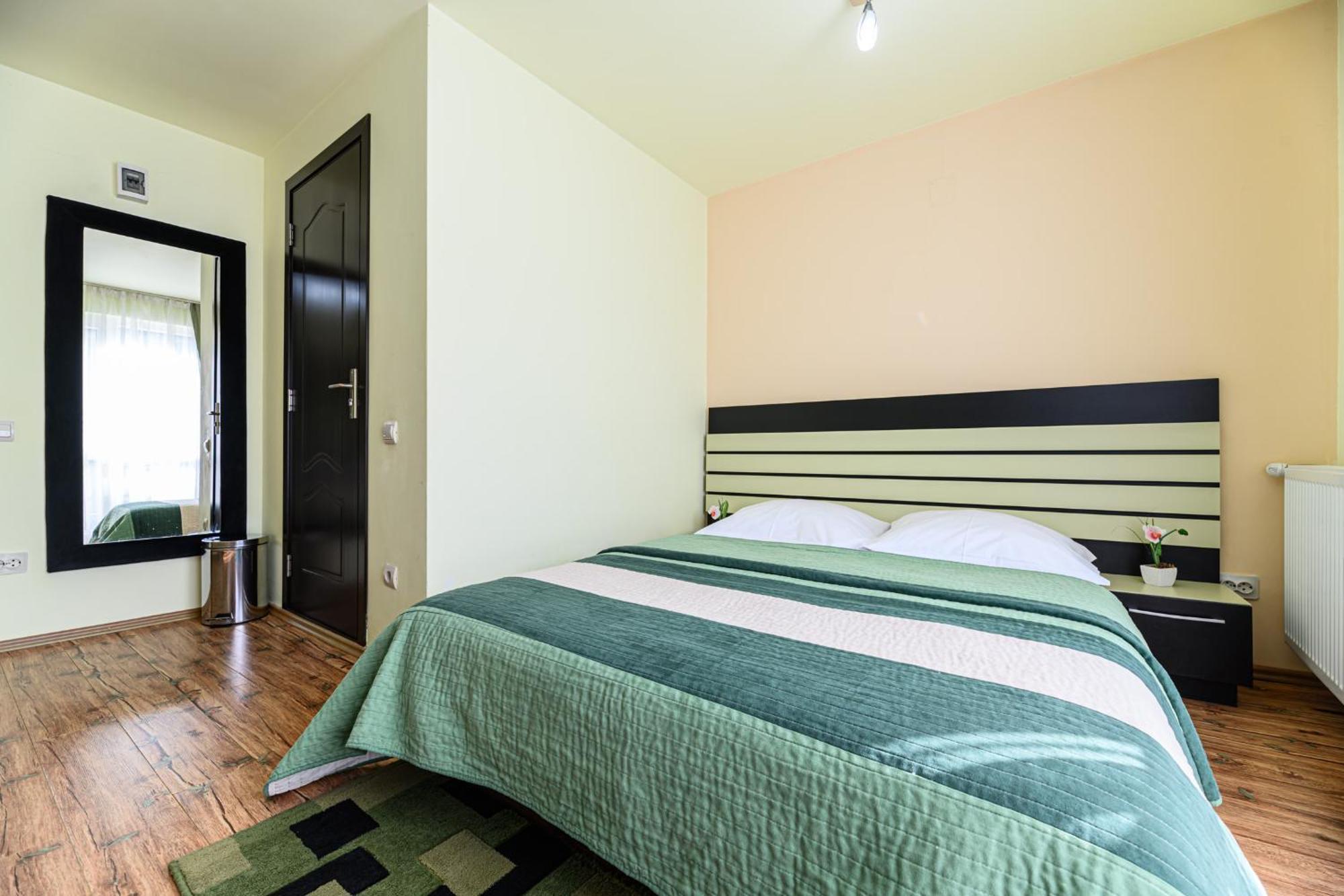 Casa Ramino Hotel บุชเตนี ภายนอก รูปภาพ