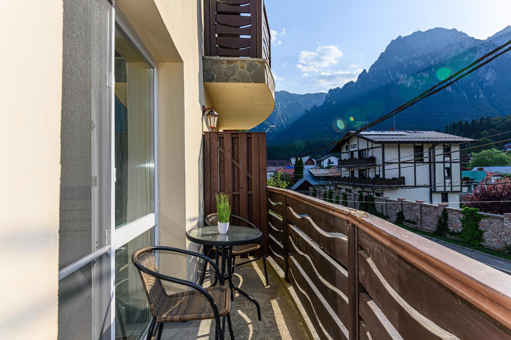 Casa Ramino Hotel บุชเตนี ภายนอก รูปภาพ