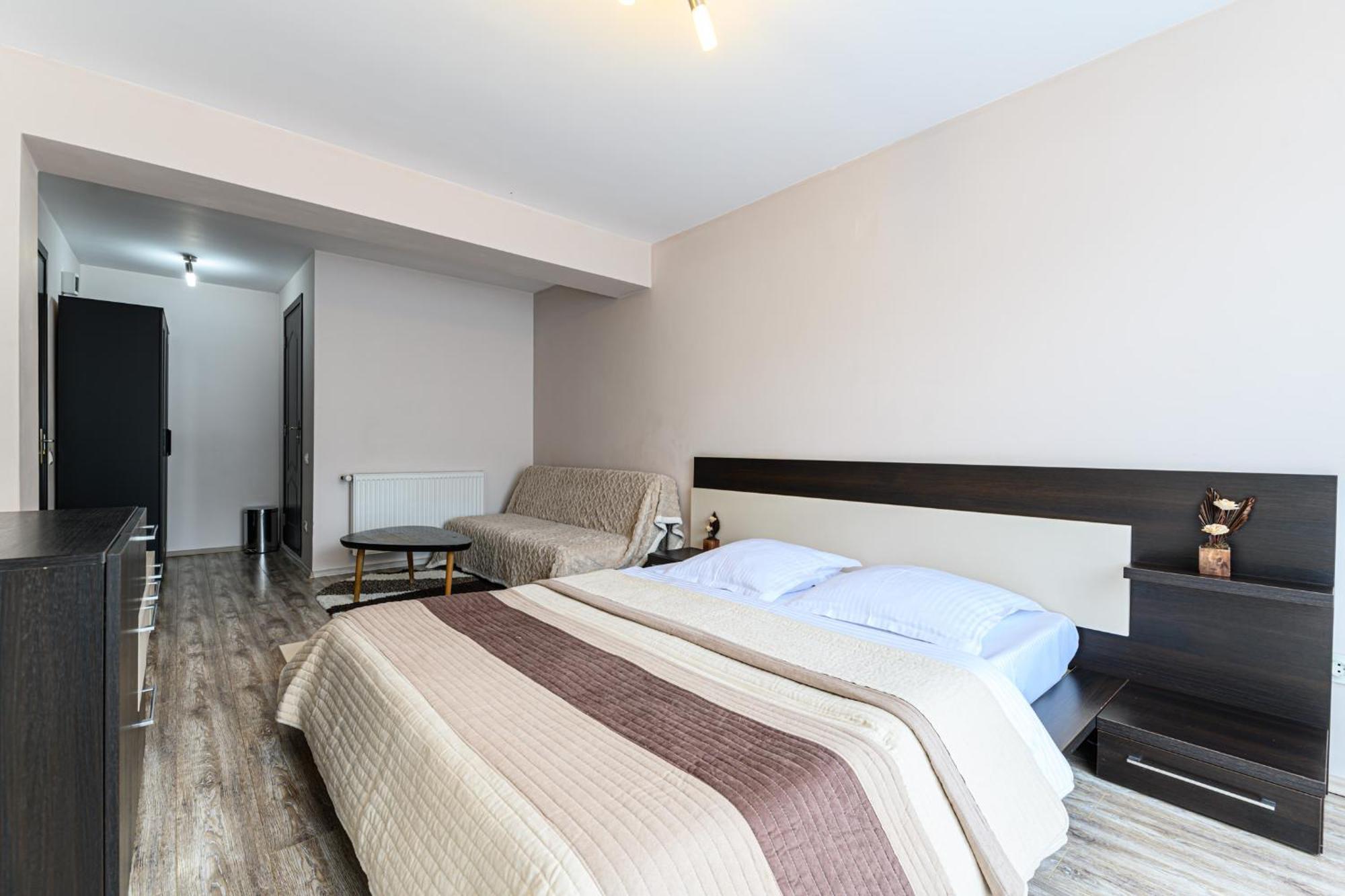 Casa Ramino Hotel บุชเตนี ภายนอก รูปภาพ
