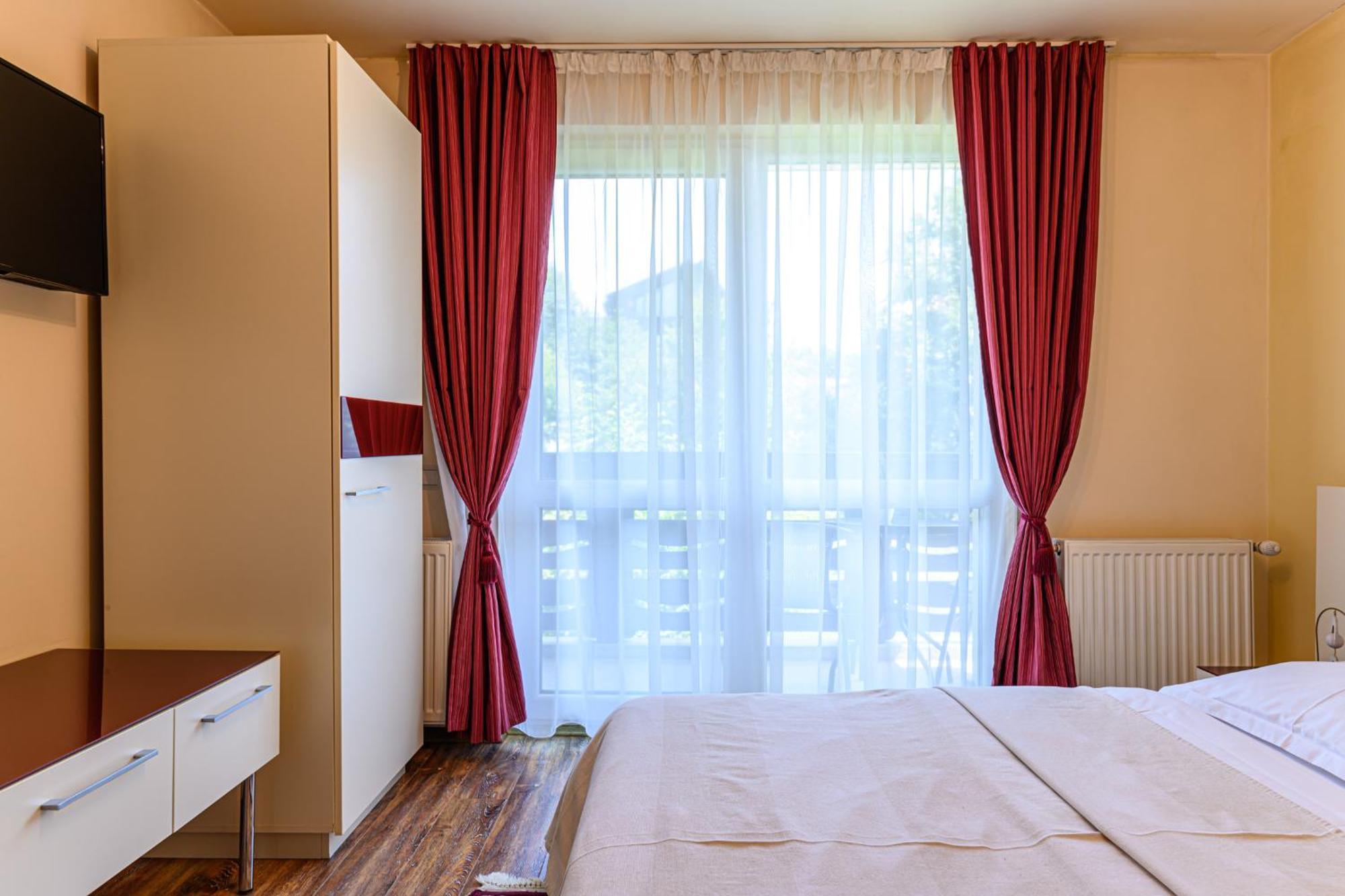 Casa Ramino Hotel บุชเตนี ภายนอก รูปภาพ